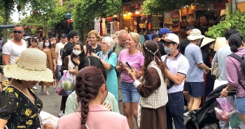 Đề xuất nâng thời hạn tạm trú cho người được cấp visa điện tử từ 30 lên 90 ngày