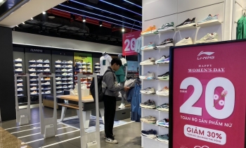 Siêu thị, sàn thương mại điện tử đua nhau giảm giá trước thềm 8/3