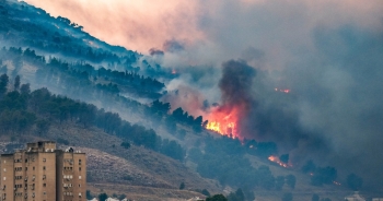 Israel cảnh báo sẽ đáp trả Hezbollah 'cực kỳ mạnh mẽ'