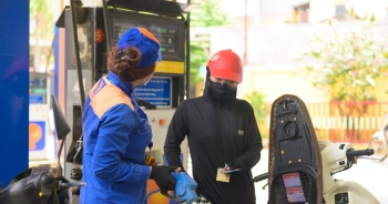 Giá xăng giảm nhẹ sau 2 phiên tăng liên tiếp